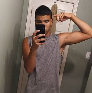 Meet your Posher, Emmanuel